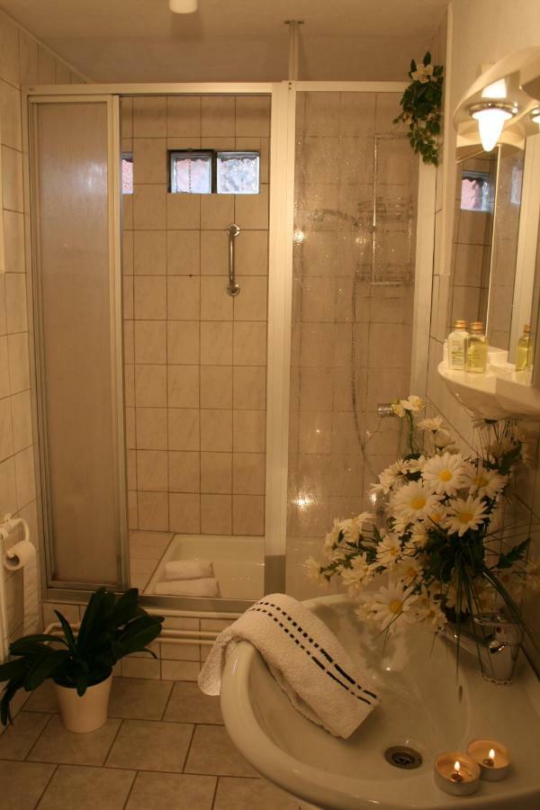 דירות לאנגלסהיים Haus Christa מראה חיצוני תמונה